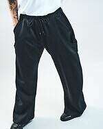 ネヴァーフォーゲット×ウィズムのワイドパンツ、ダイナミックにU字を描くシームポケット｜写真18