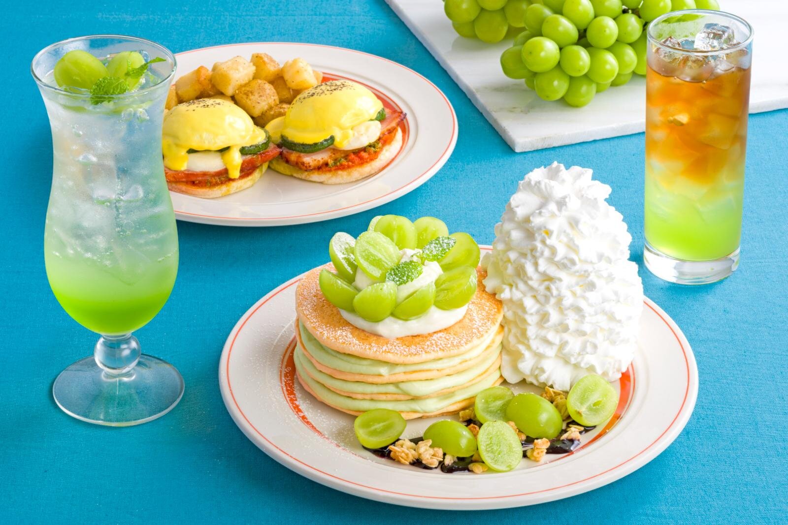 エッグスンシングス(Eggs 'n Things) シャインマスカットのパンケーキ｜写真1
