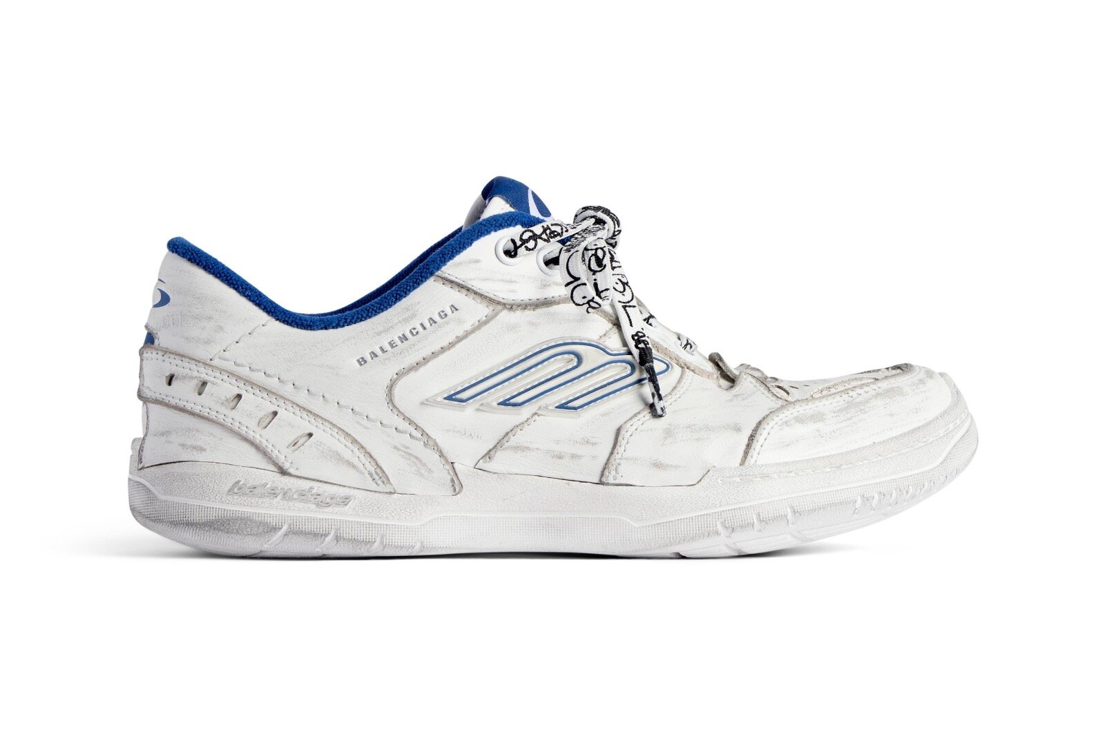 ハンプトンズ スニーカー 137,500円(予価) Courtesy of Balenciaga