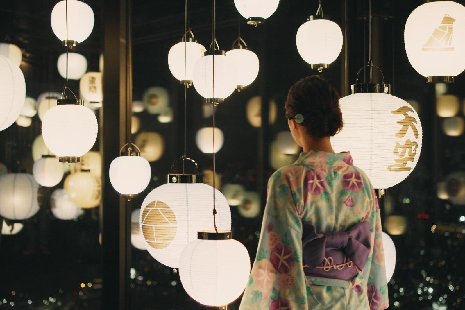 渋谷｜渋谷スカイの秋祭り、高さ約230mの屋上で天空の盆踊り＆回廊を彩る空色の提灯