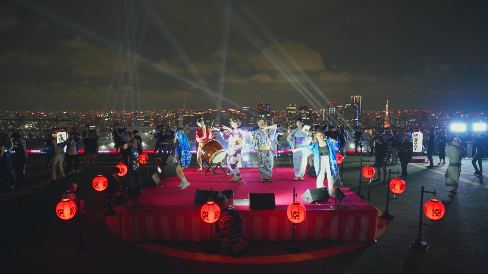 「天空の盆踊り」