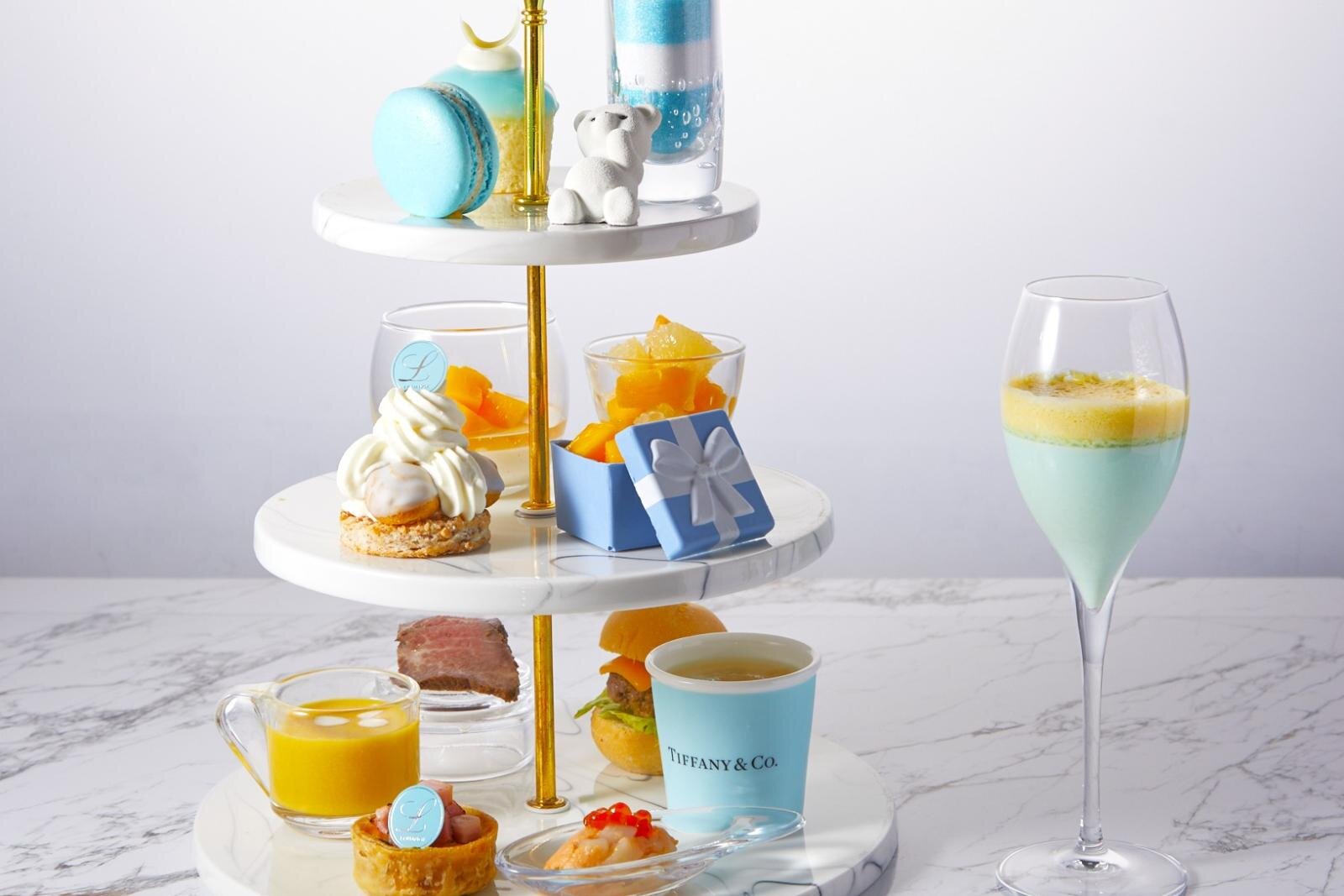 ミルフィーユ｜ルワンジュ東京「エレガンス ブルー」の夏アフタヌーンティー、‟純白テディベアが乗る”グラスパフェも