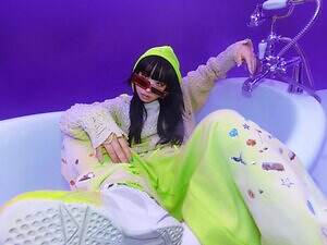 紫 今の新曲「八月の花火」夏の終わりの切なさを描いたバラード｜写真1