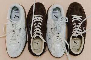 プーマ×アメリのコラボスニーカー「パレルモ モーダ」シルバー箔プリントの白orブラウンスエード