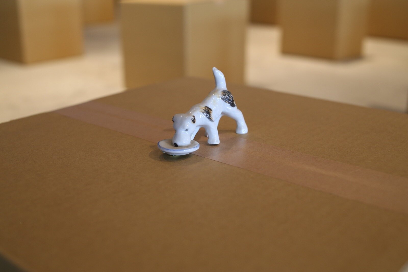 美術館｜映像作家・荒木悠の展示が京都国立近代美術館で、日系移民画家の作品とともに探る“文化間の出会いや摩擦”