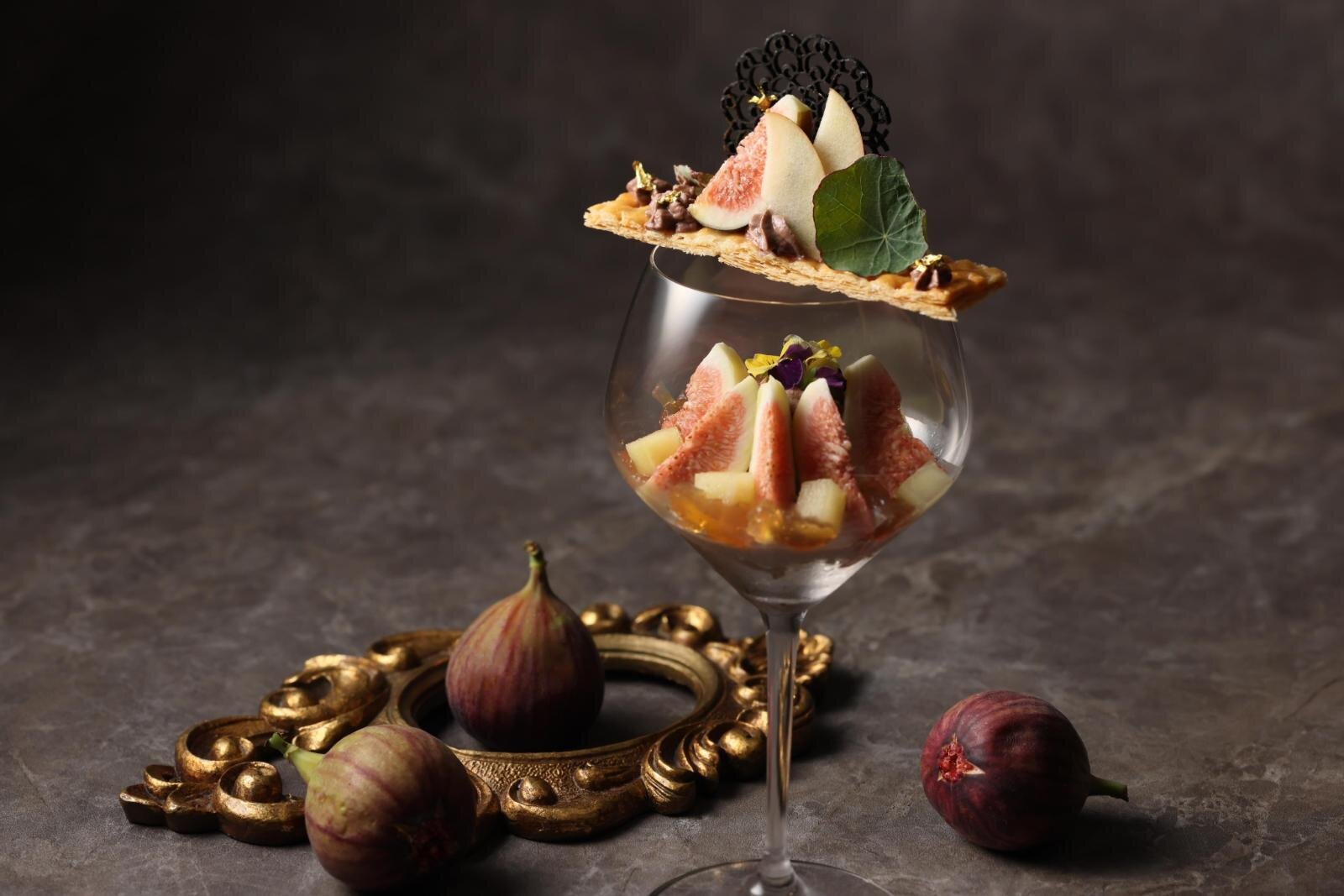 グランドニッコー東京 台場‟ブランデー香る”無花果×りんごの秋限定パフェ、紅茶ジュレを忍ばせて