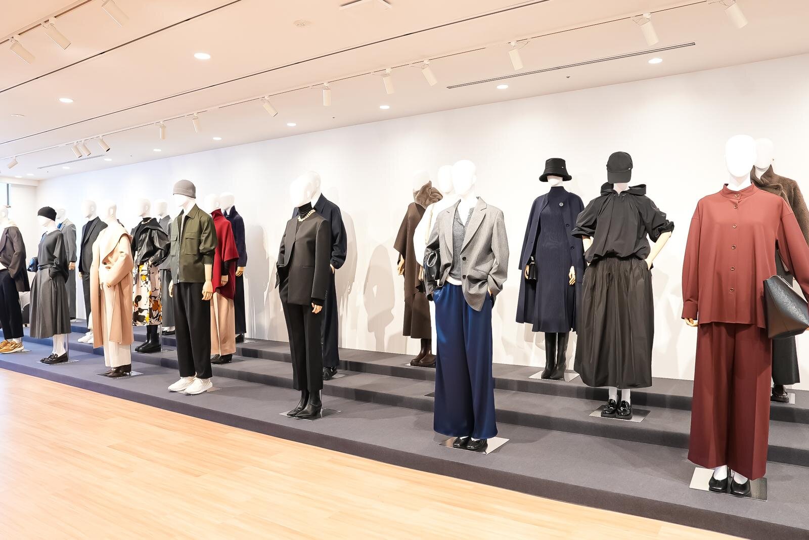 プラステ、村田晴信手掛ける25年秋冬ウィメンズニットベスト＆フェザーヤーンのショートコートなど｜写真27