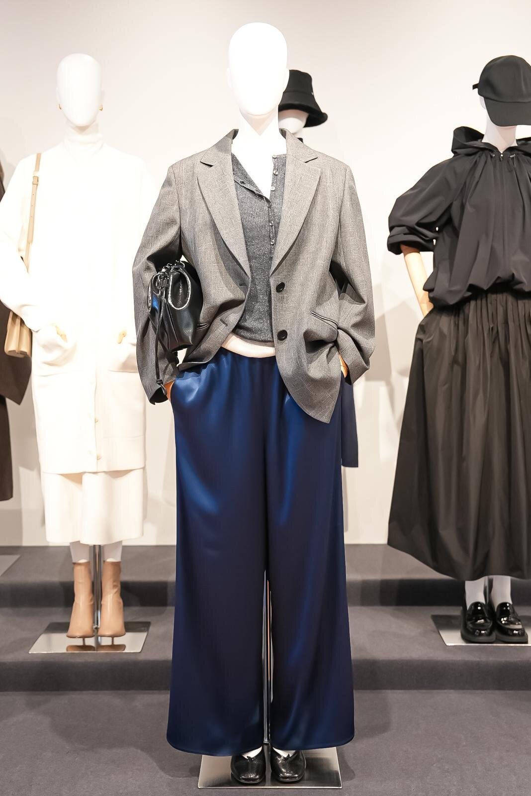 プラステ、村田晴信手掛ける25年秋冬ウィメンズニットベスト＆フェザーヤーンのショートコートなど｜写真25