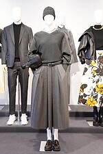 プラステ、村田晴信手掛ける25年秋冬ウィメンズニットベスト＆フェザーヤーンのショートコートなど｜写真19