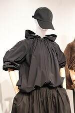 プラステ、村田晴信手掛ける25年秋冬ウィメンズニットベスト＆フェザーヤーンのショートコートなど｜写真15