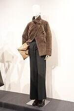 プラステ、村田晴信手掛ける25年秋冬ウィメンズニットベスト＆フェザーヤーンのショートコートなど｜写真16