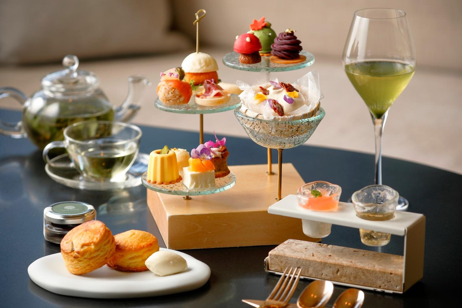 紫芋｜ロク キョウト「秋の恵み」アフタヌーンティー、濃厚かぼちゃプリンや紫芋モンブランなど