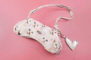 ディーゼル‟白猫”プリントのゲームコントローラー型ショルダーバッグ「プレイ」＆ミニ財布