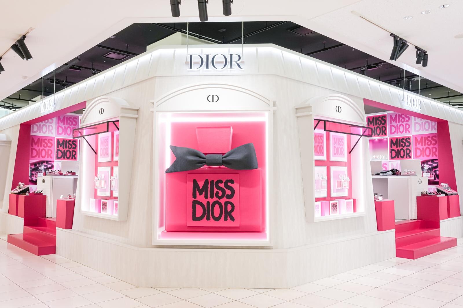 ディオール“MISS DIOR”刻印入りアイパレ＆新作香水など秋コスメ、伊勢丹新宿店の限定イベントで | 写真