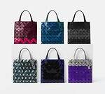 バオ バオ イッセイ ミヤケ“両面で柄が異なる”生き物トートバッグ、ゾウと水しぶき＆魚と海藻など｜写真2