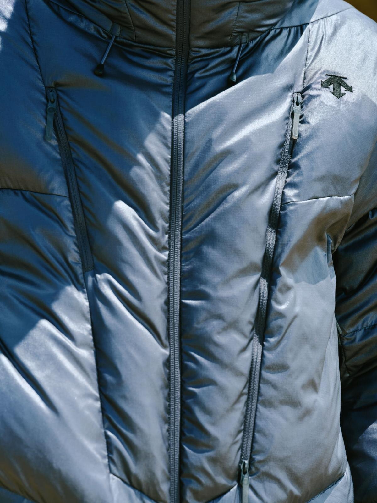 デサント オルテライン エイティワン“全地形”対応のシェルジャケット、通気性抜群の着心地｜写真25