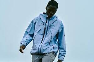 デサント オルテライン エイティワン“全地形”対応のシェルジャケット、通気性抜群の着心地