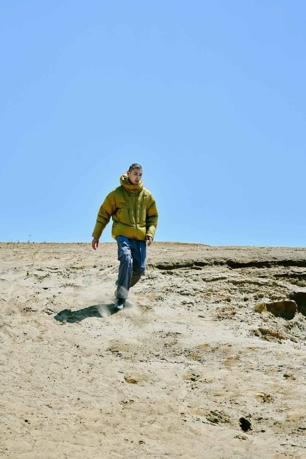 デサント オルテライン エイティワン“全地形”対応のシェルジャケット、通気性抜群の着心地｜写真3