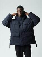 カナダグース“撥水性×耐久性”ダウンパーカー、シルエットを変えられるドローコード付き｜写真6