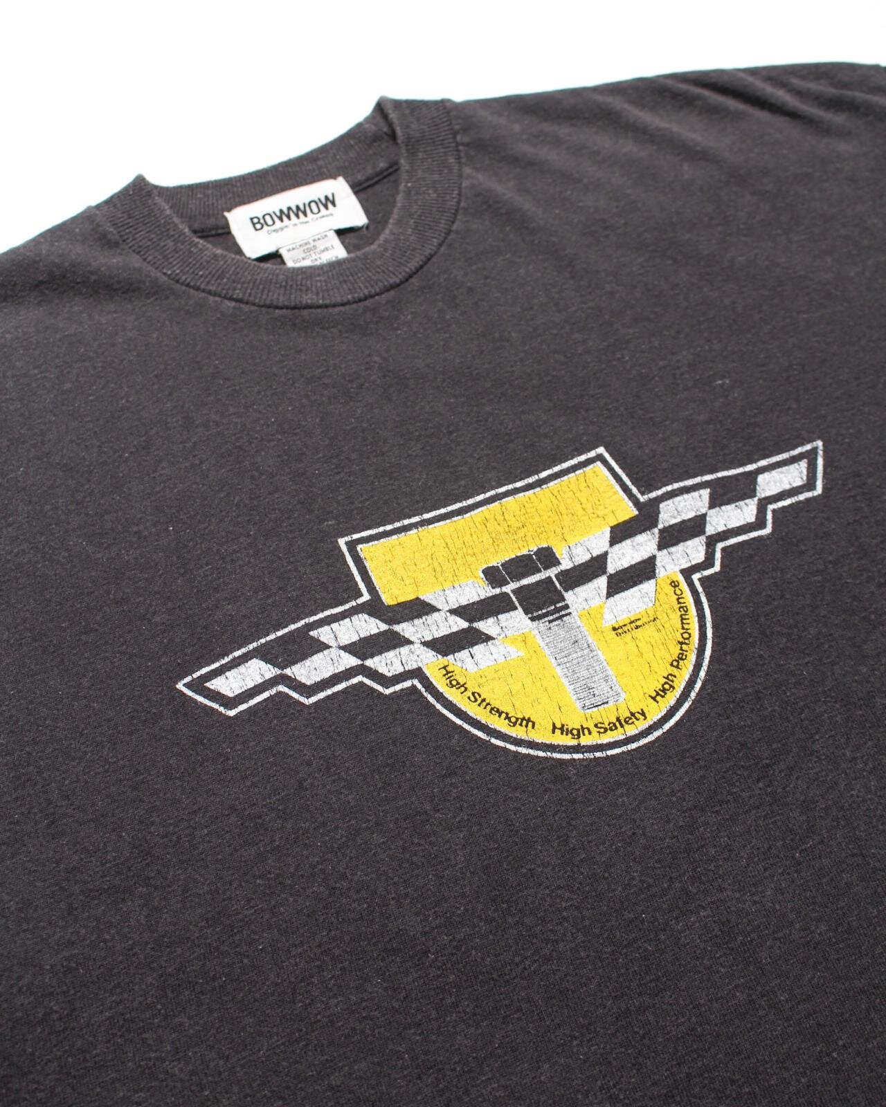 ビームス×バウワウ“車のメカニック”着想ダメージダックパンツ＆ひび割れプリントTシャツ｜写真8