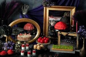 ヒルトン京都“夢か悪夢か”ハロウィンスイーツビュッフェ、バンパイアの指ムースなど闇落ちスイーツ