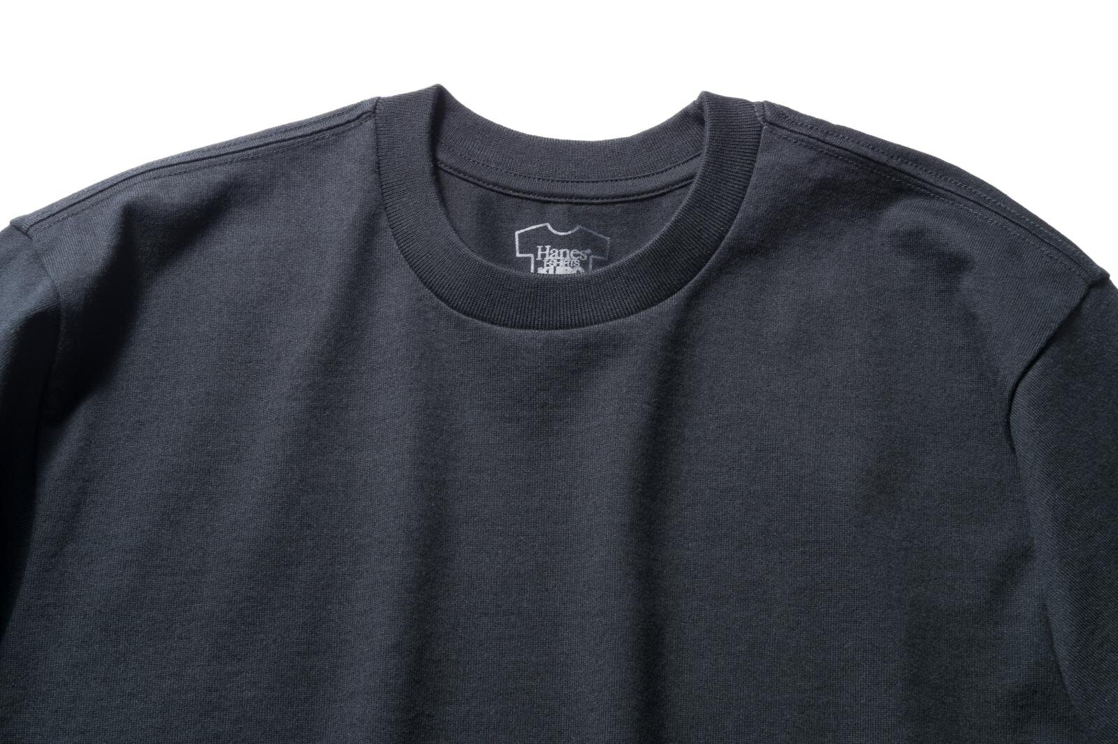 ヘインズ“色落ちしにくい”ロングスリーブ黒Tシャツ、ゆったりフォルムで｜写真4
