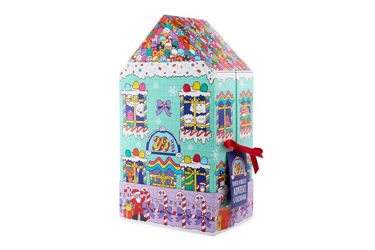 ラッシュ2025年クリスマスコフレ第1弾、クマ型バスボムなど‟全25品入り”アドベントカレンダー