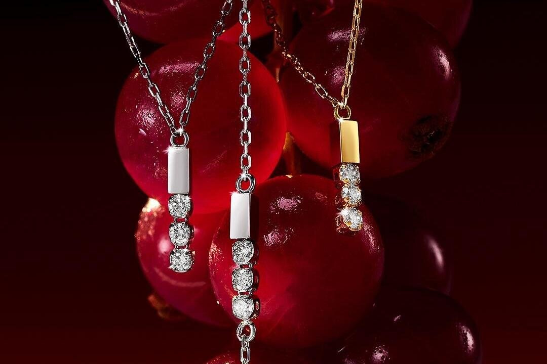 「2025年クリスマスジュエリー」彼女へのプレゼントにもおすすめ、人気ブランドのご褒美アクセサリー