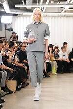 アキコアオキ 2026年春夏コレクション - カジュアル化するユニフォーム｜写真5