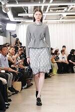 アキコアオキ 2026年春夏コレクション - カジュアル化するユニフォーム｜写真8