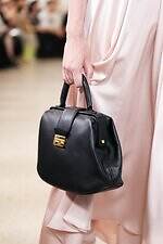 アキコアオキ 2026年春夏コレクション - カジュアル化するユニフォーム｜写真16