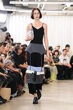 アキコアオキ 2026年春夏コレクション - カジュアル化するユニフォーム｜写真21