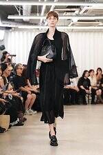 アキコアオキ 2026年春夏コレクション - カジュアル化するユニフォーム｜写真24