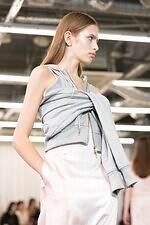 アキコアオキ 2026年春夏コレクション - カジュアル化するユニフォーム｜写真32