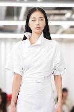 アキコアオキ 2026年春夏コレクション - カジュアル化するユニフォーム｜写真37