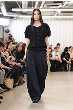 アキコアオキ 2026年春夏コレクション - カジュアル化するユニフォーム｜写真39