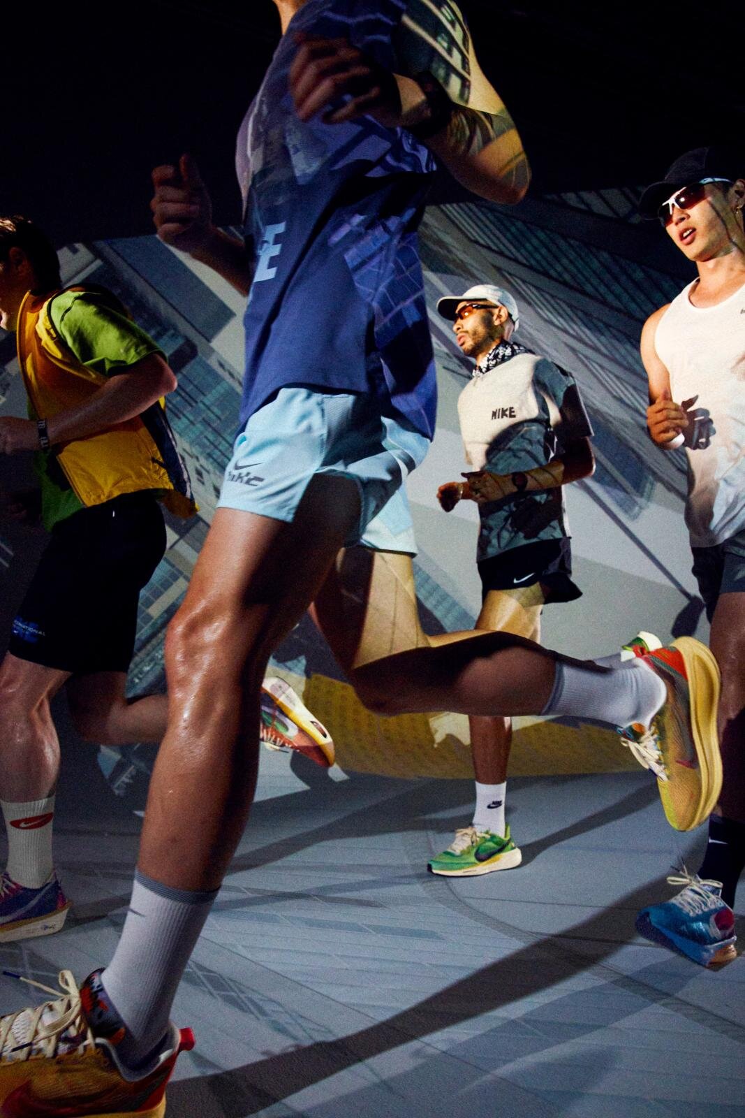ナイキ(NIKE) ペガサス ボメロ｜写真1