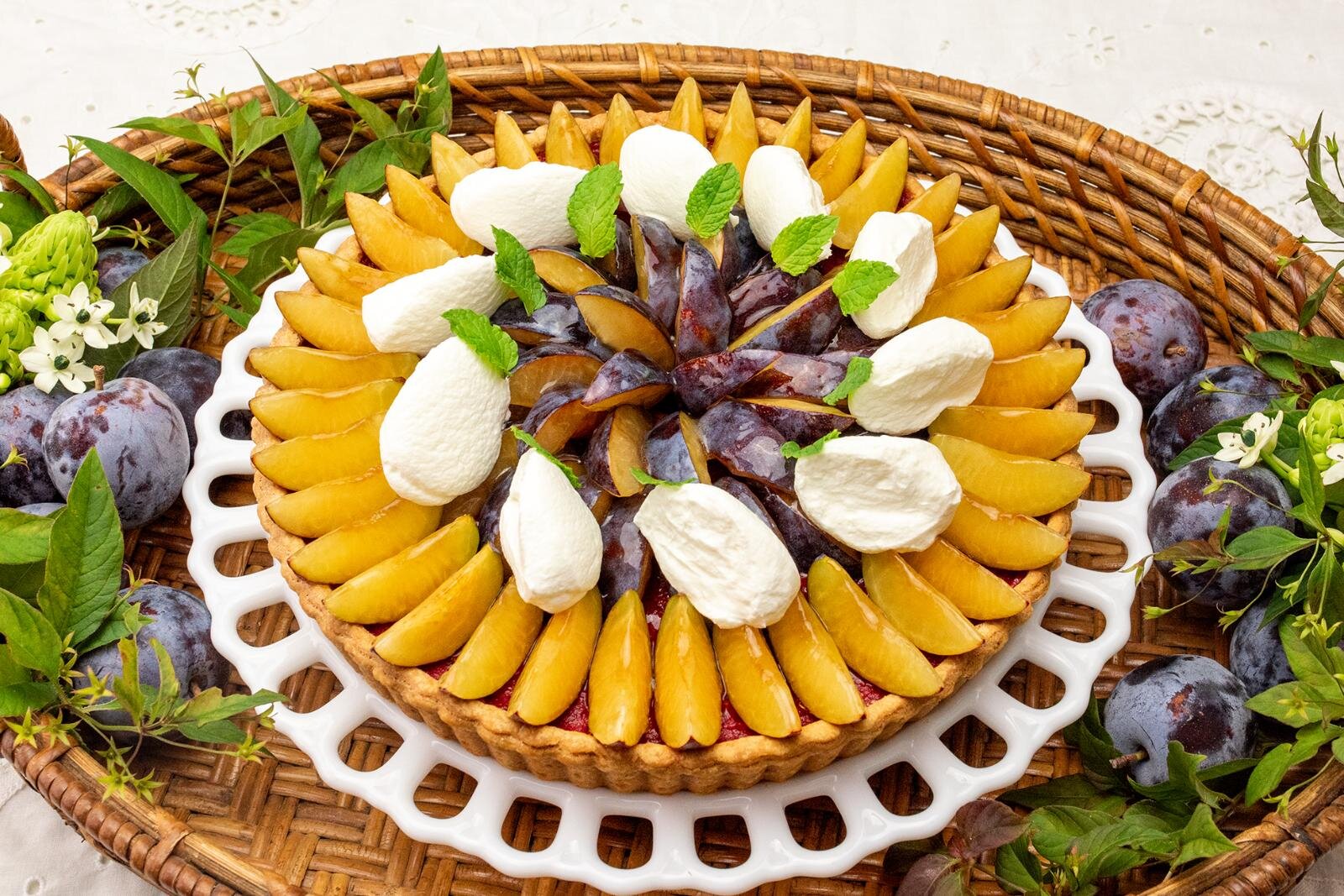 キル フェ ボン‟高糖度プルーン”が主役の新作タルト、みずみずしい果肉×芳醇なアーモンドクリーム