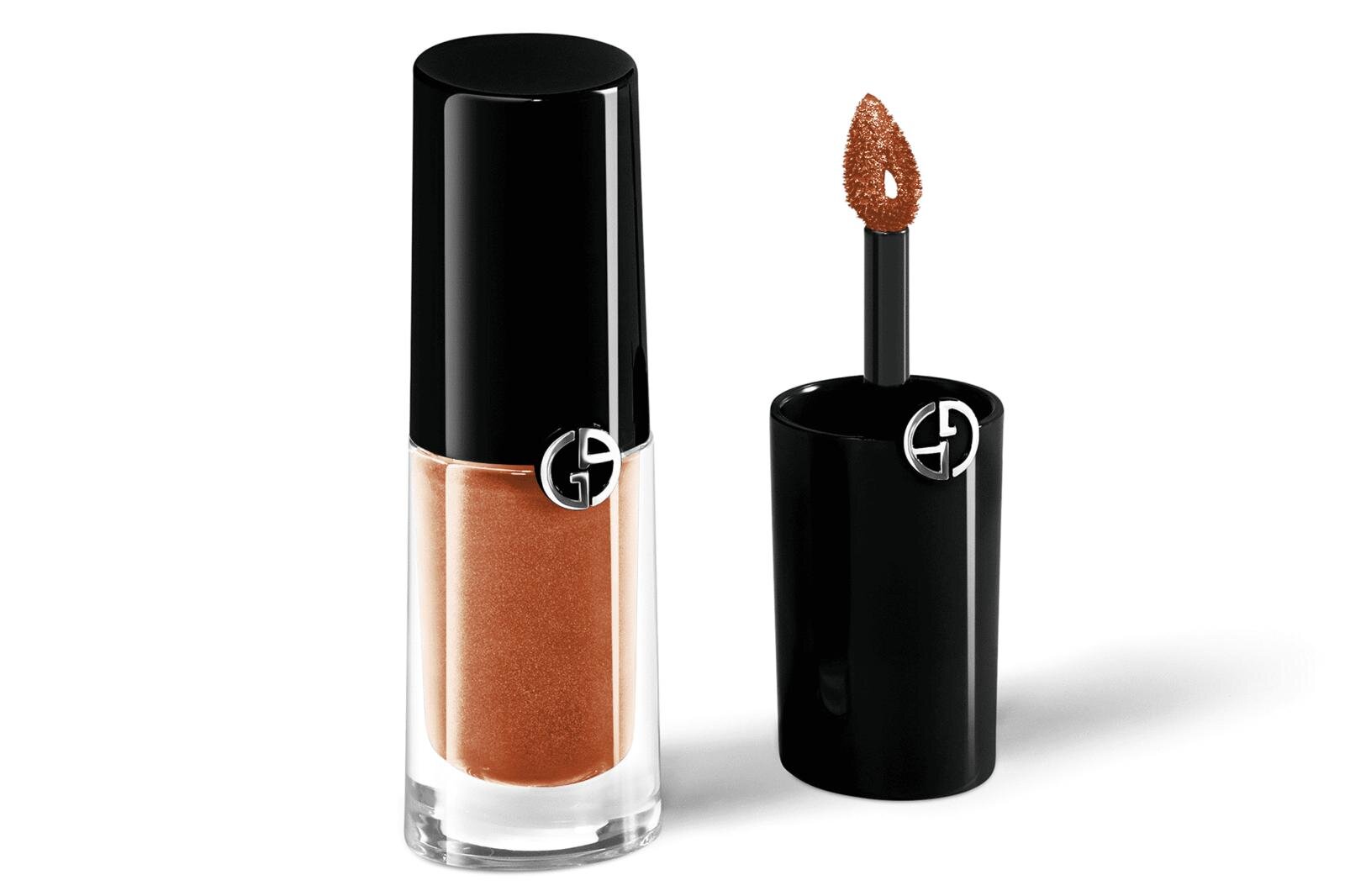 アルマーニ ビューティ25年秋コスメ、‟銅の輝き”着想メタリックブラウンのリキッドアイシャドウ新色