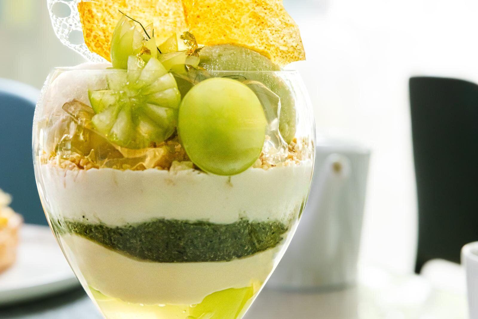 マスカット｜アルマーニ / カフェ 表参道「シャインマスカット」初秋パフェ、芳醇メロン＆‟ディル香る”ジェラート