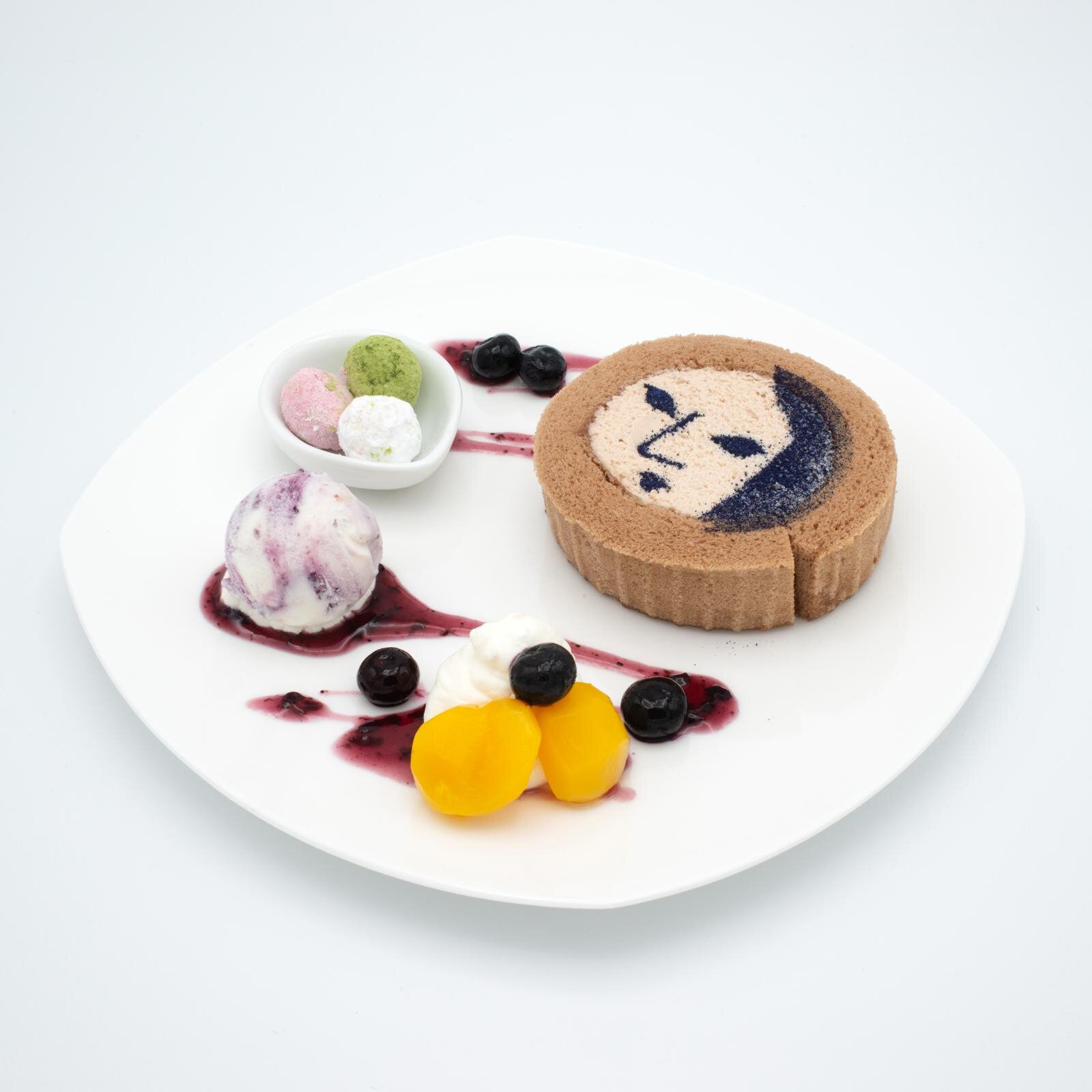 「京都生まれの豆乳ロールケーキ 栗とブルーベリー」1,080円