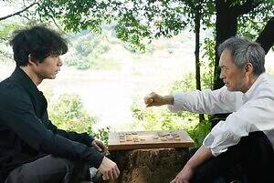 坂口健太郎, 渡辺謙 インタビュー｜写真13