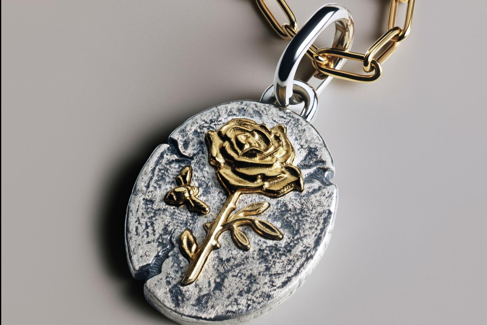 Q-pot. ケーキインザスノードーム ネックレス ゴールド