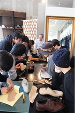 ミハラ ヤスヒロの靴づくりワークショップ、表参道ヒルズメゾン ミハラ ヤスヒロで開催｜写真7