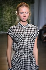 ケイタ マルヤマ 2015年春夏コレクション - 花々とフレッシュな空気に包まれた、自由なエレガンス｜写真15