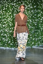 ケイタ マルヤマ 2015年春夏コレクション - 花々とフレッシュな空気に包まれた、自由なエレガンス｜写真35