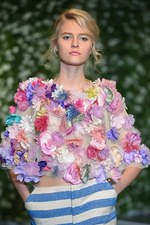 ケイタ マルヤマ 2015年春夏コレクション - 花々とフレッシュな空気に包まれた、自由なエレガンス｜写真41