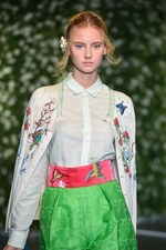 ケイタ マルヤマ 2015年春夏コレクション - 花々とフレッシュな空気に包まれた、自由なエレガンス｜写真46