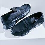 シャカ“オールブラック”防水ローファー、ハイテク素材の異素材ミックスで｜写真9