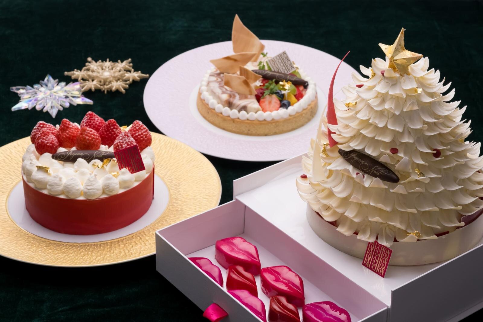 フォションホテル京都“雪降り積もるもみの木”の25年クリスマスケーキ、唇ケーキ＆苺入り2段ボックスで｜写真2